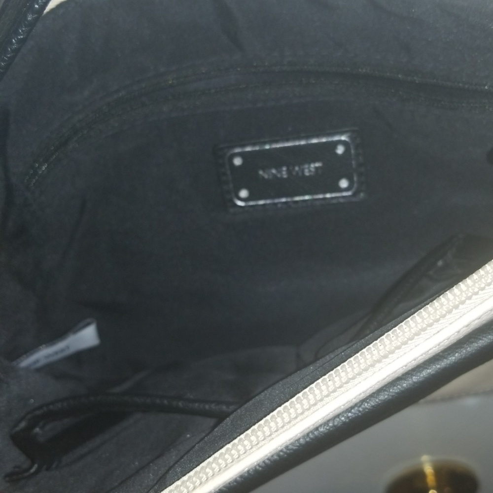CrossBody Purse - Picture 4 of 6